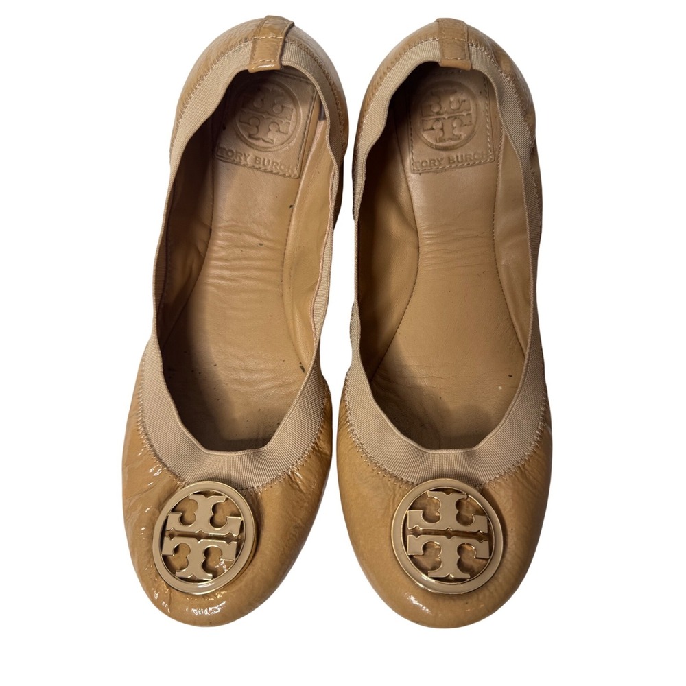 Tory Burch Reva Tan Patent Leather Logo Medallion Ballet Flats Size 8M